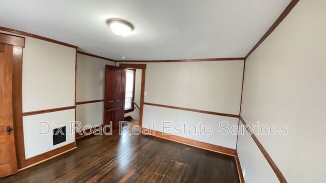 Building Photo - 118 Martz Ave