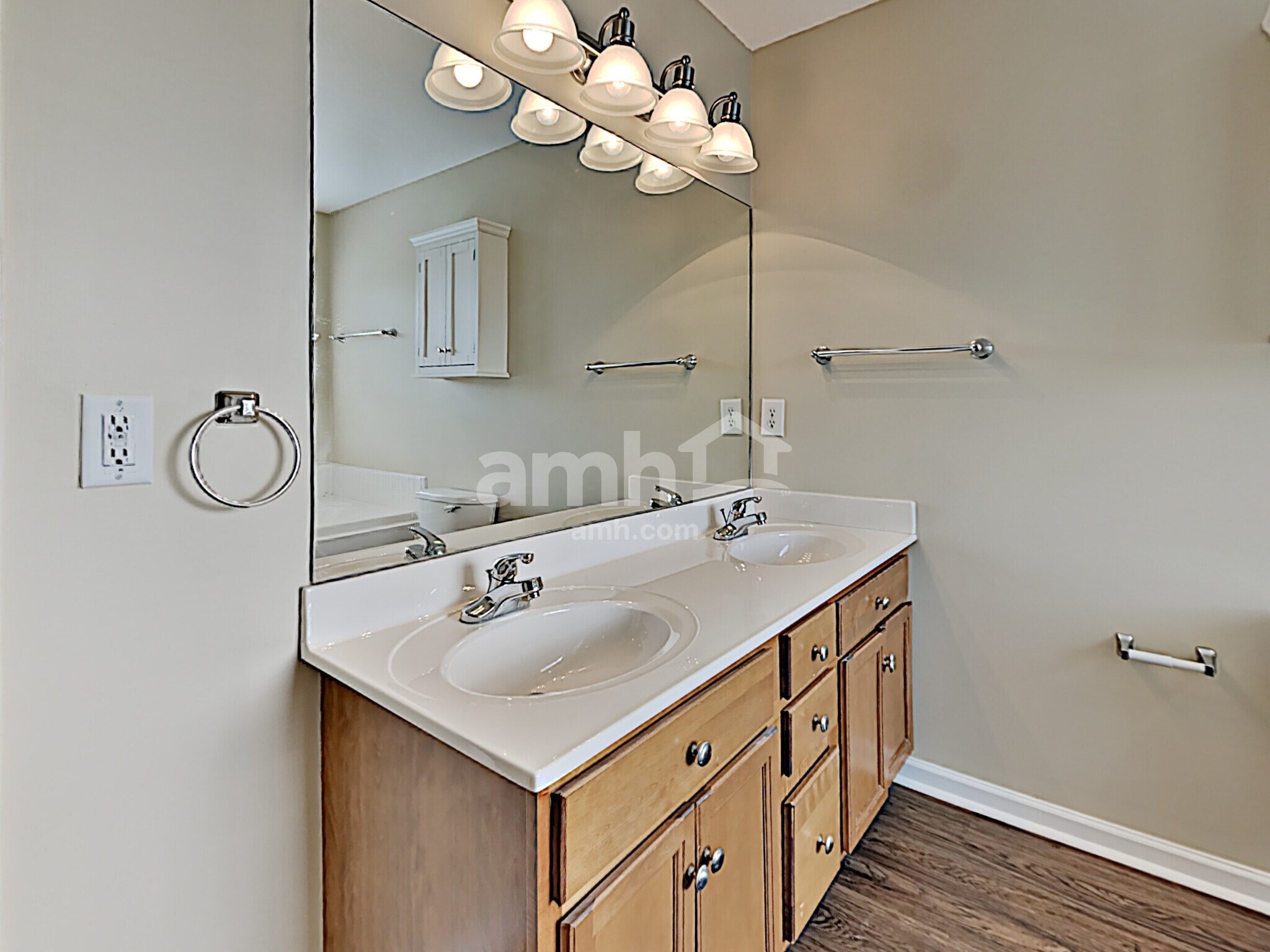 Building Photo - 5523 Golden Gate Rd