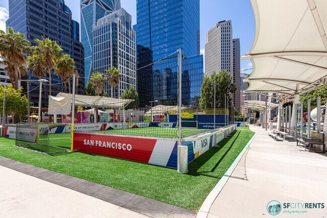 Building Photo - Rincon Hill: Bright & Spacious Condo w/ A/...
