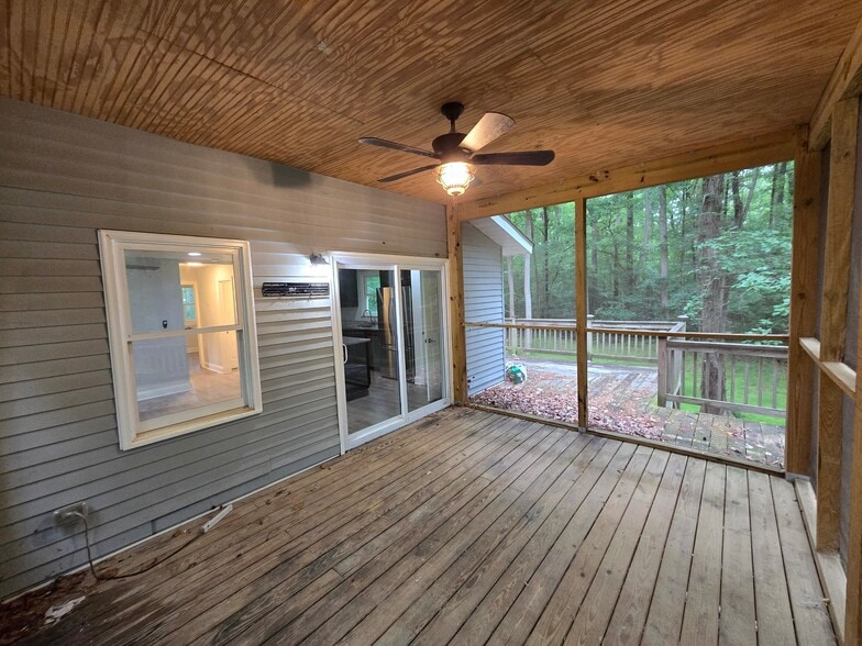 Building Photo - 1117 Ralph Dr