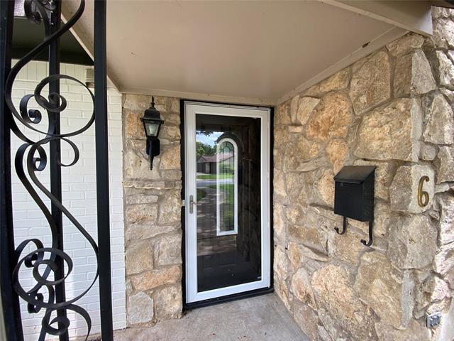 Building Photo - 6 1 Main Pl