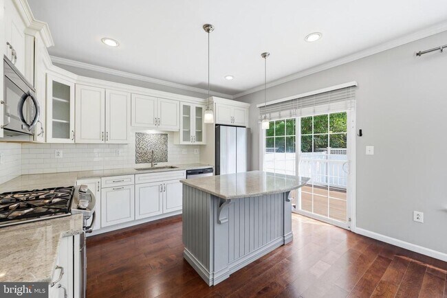 Building Photo - 3518 Trevi Ct