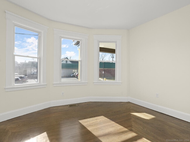 Building Photo - 99 Noble Ave