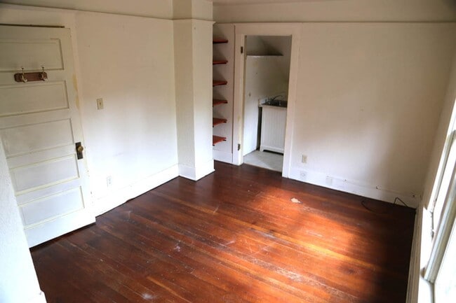 Building Photo - 3 bed 2 bath on OSU Campus