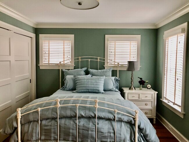 Building Photo - 12 Danbury Ave