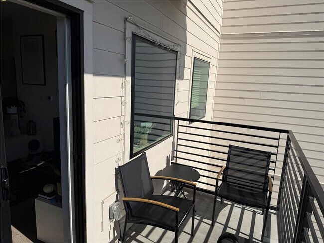 Building Photo - 4802 S Congress Ave