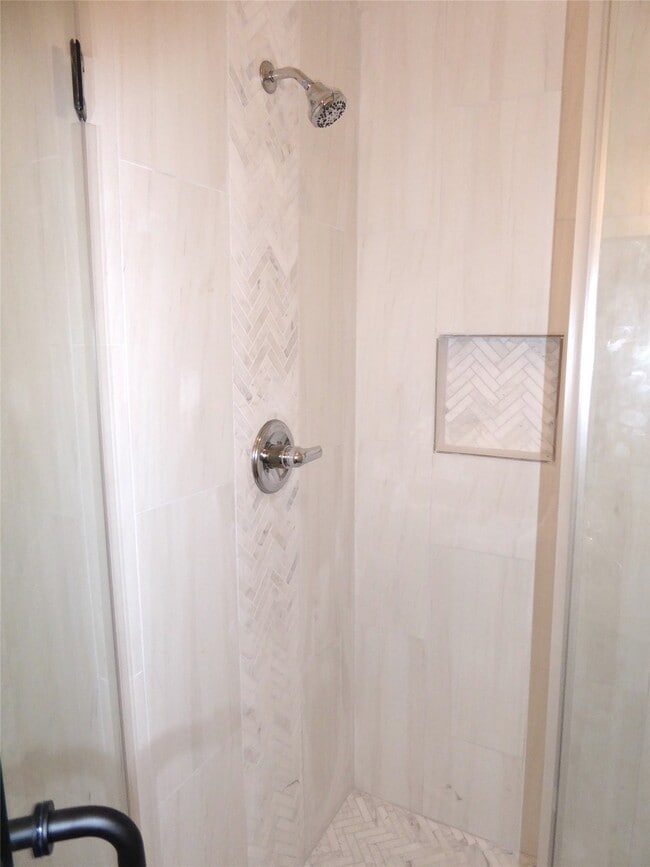 Building Photo - 3414 Ave N Ursuline St