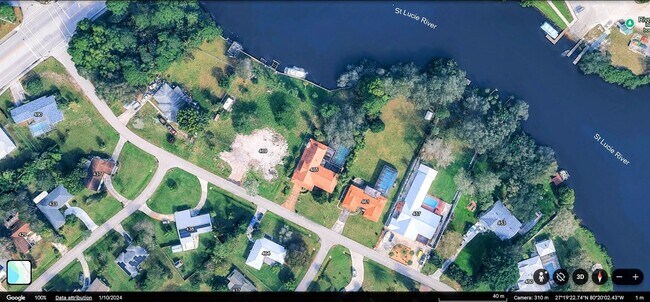 Building Photo - 465 SE Naranja Ave