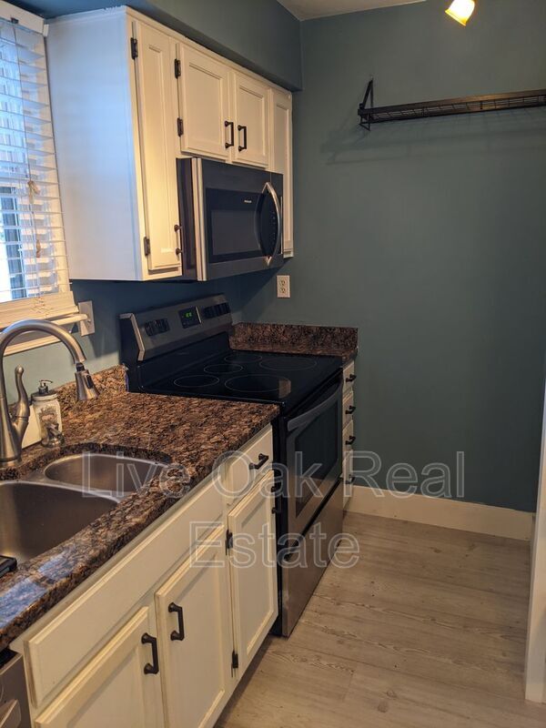 Building Photo - 1311 E Ocean View Ave