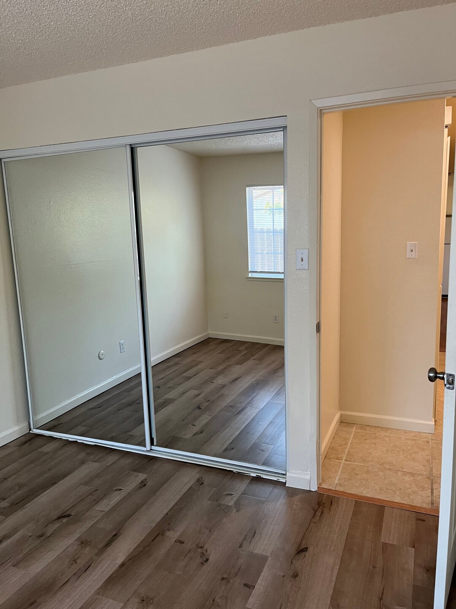 Building Photo - 9371 Medallion Way