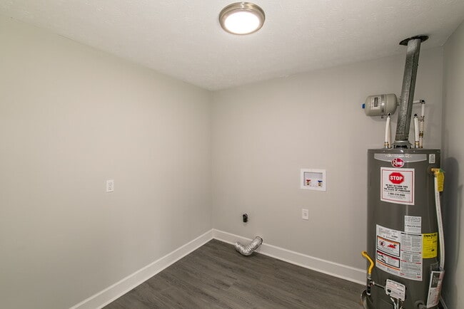 Building Photo - 4143 Meadow Way