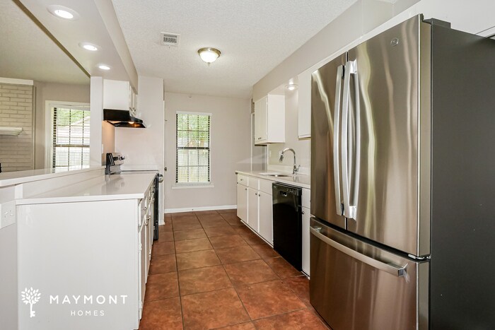 Building Photo - 3016 Shade Tree Cove