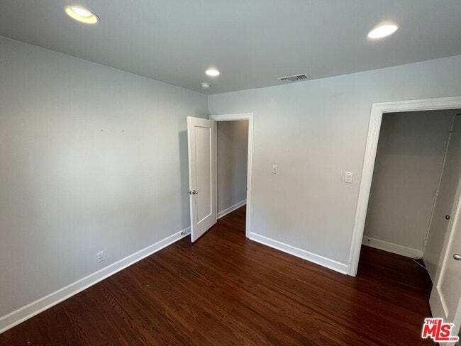 Building Photo - 5015 Edgewood Pl