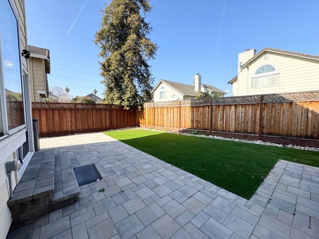 Building Photo - Great Shape Single Family Home in Livermore