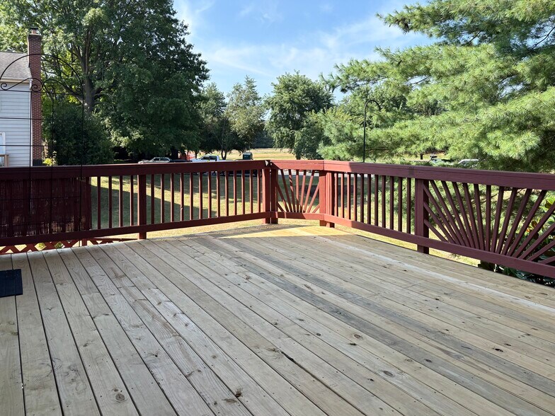 Building Photo - 8002 Cattail Ct