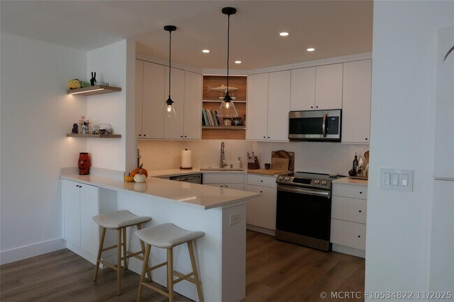 Building Photo - 1408 Brickell Bay Dr