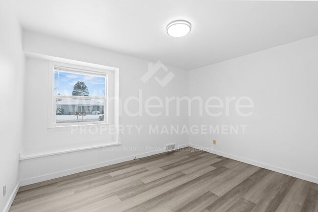 Building Photo - 11321 E Springfield Ave