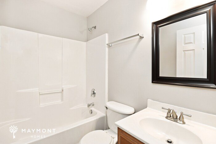 Building Photo - 907 Tennyson Dr