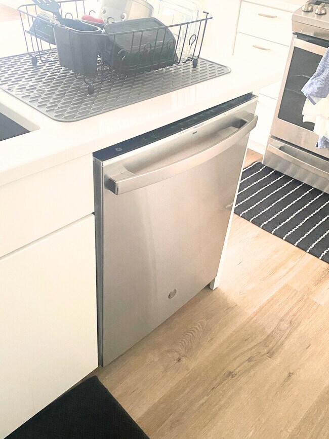 Building Photo - 173 Magnolia St