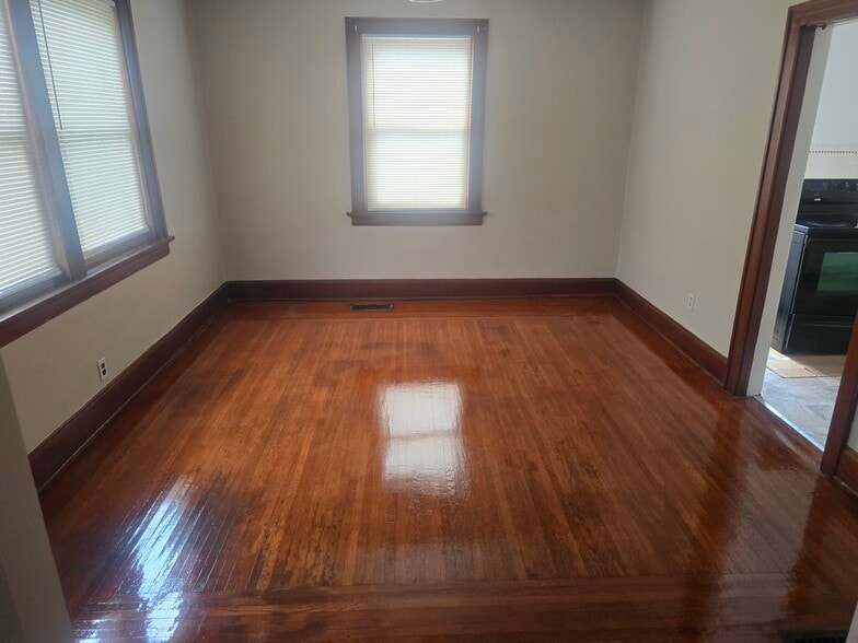 Building Photo - 4426 Schulte Dr