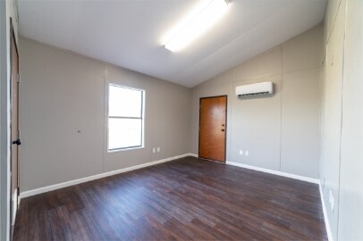 Building Photo - 140 Private Rd 4352
