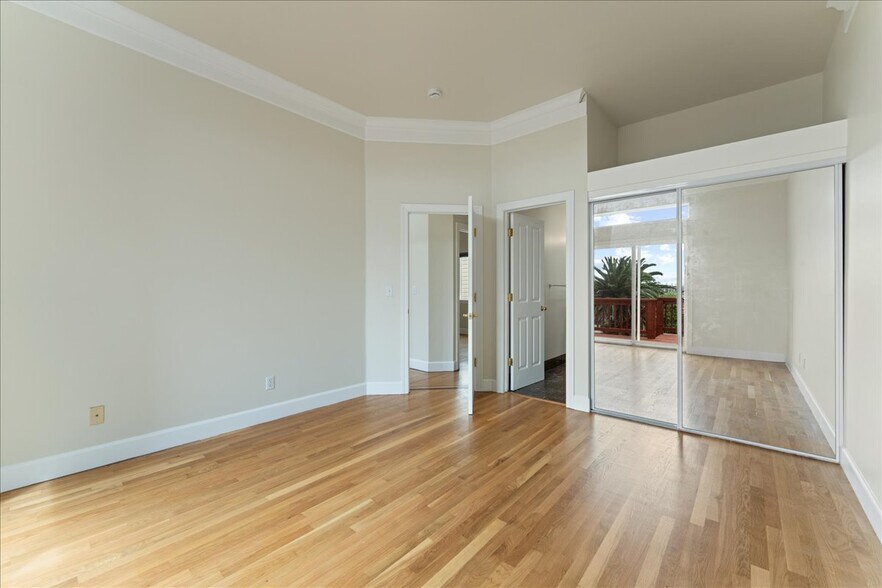 Building Photo - 4619 Lincoln Way