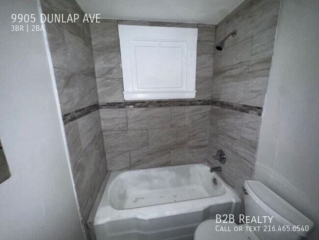 Building Photo - 9905 Dunlap Ave