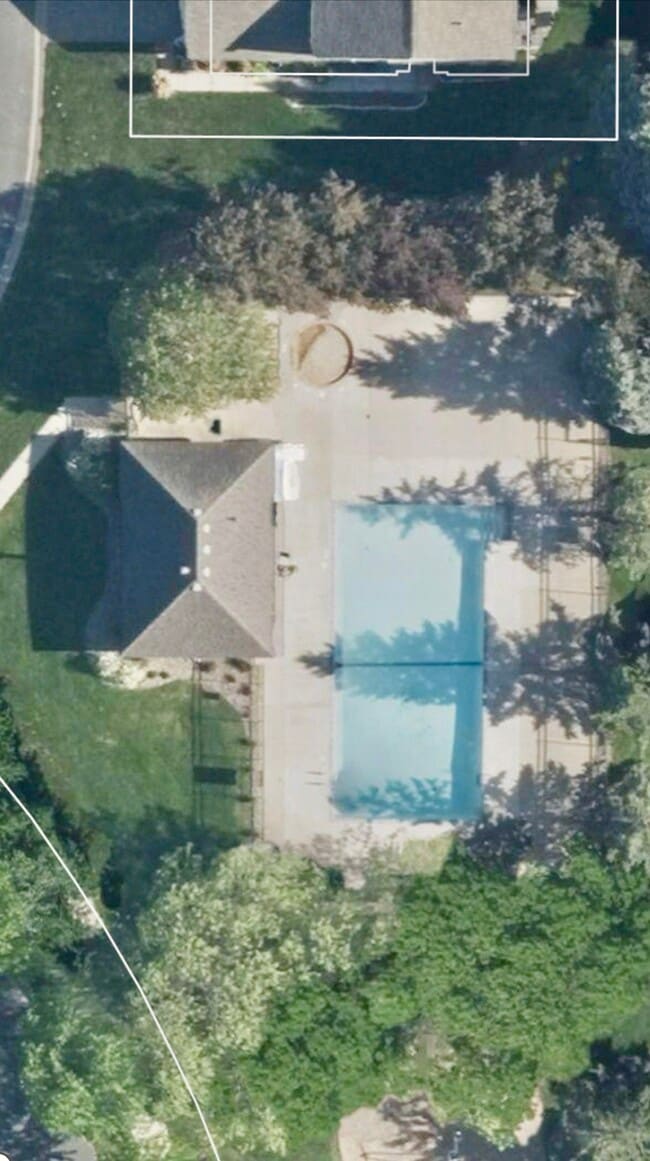 Building Photo - 7354 Windsor Dr N