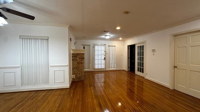 Building Photo - 3323 Cloverdale St