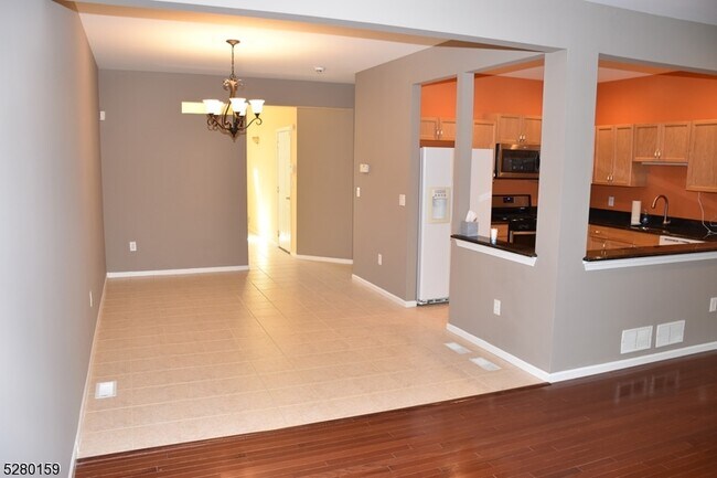 Building Photo - 125 Springhill Dr