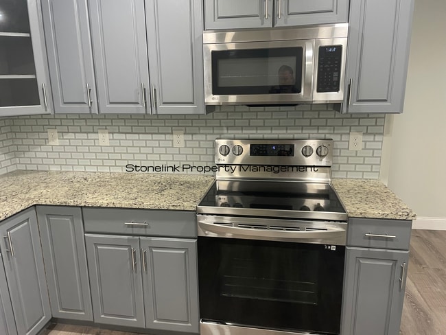 Building Photo - Fully Renovated Condo For Rent in Barrington!
