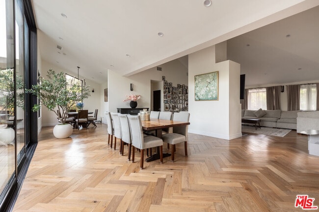 Building Photo - 1095 Chula Vista Pl