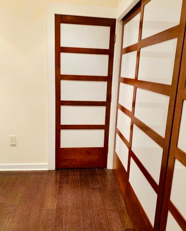 Building Photo - 1 Greene St