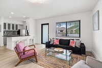 Building Photo - 1634 SW 4th Ave