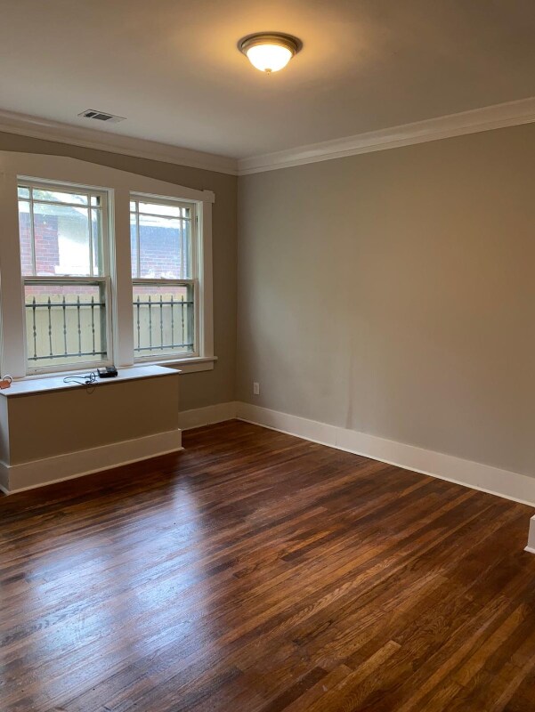 Building Photo - 1553 E McLemore Ave