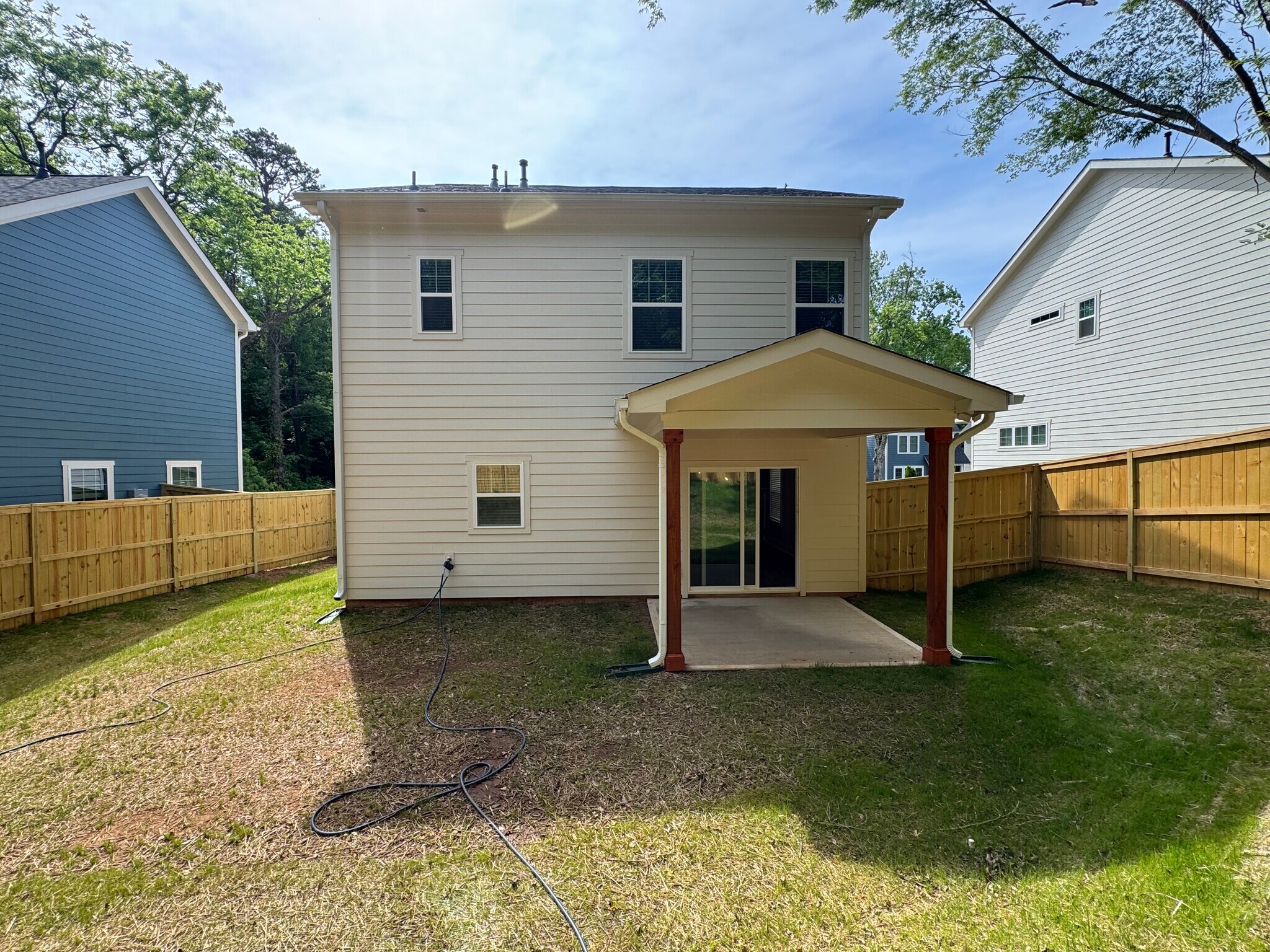 Building Photo - 1001 Fairground St