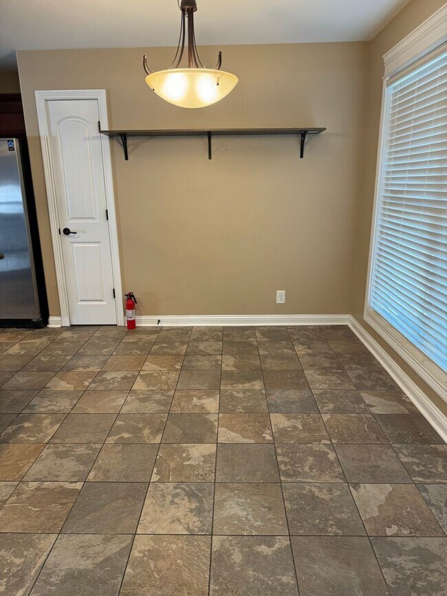 Building Photo - 1701 Winterhaven Ct