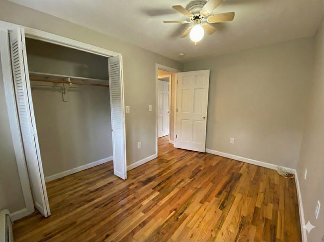 Building Photo - 144 E Main St