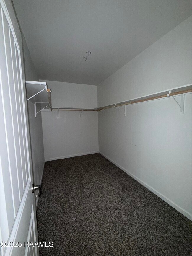 Building Photo - 200 Broussard Hl Dr