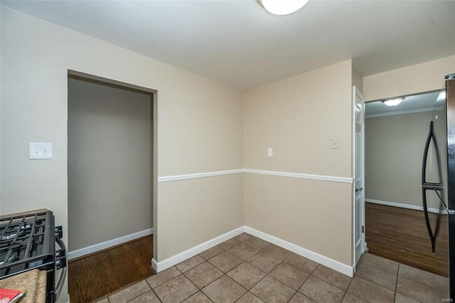 Building Photo - 9906 Calumet Dr