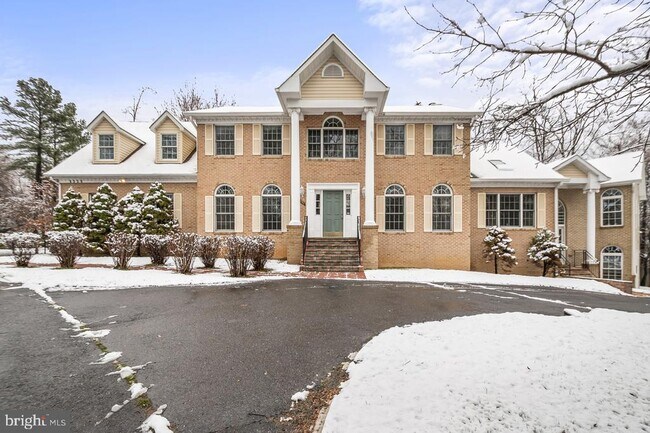 Building Photo - 8330 Westchester Dr