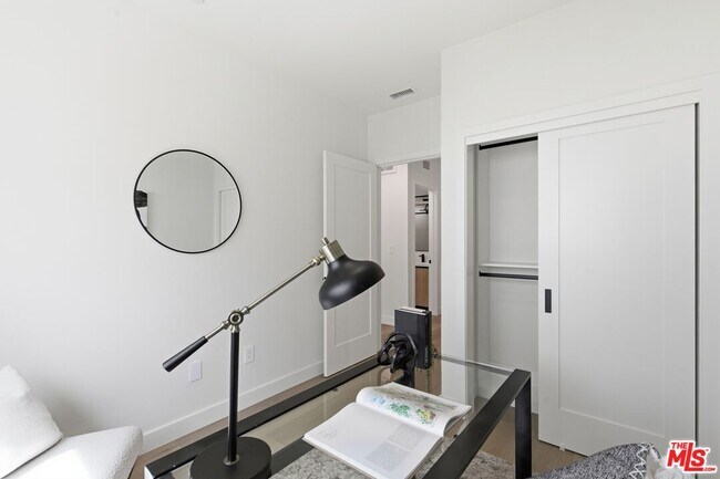 Building Photo - 3846 Don Tomaso Dr