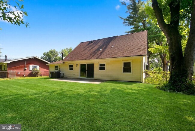 Building Photo - 21 Glenview Ln