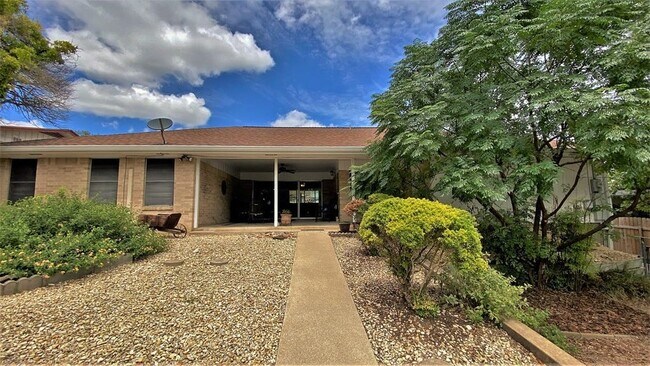 Building Photo - 216 Loma Vista Dr
