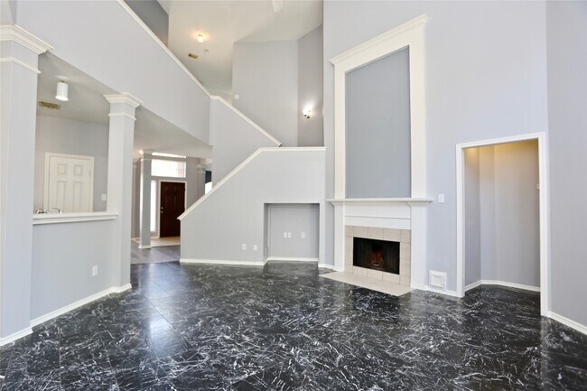 Building Photo - 2515 Hyland Park