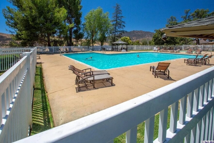 Building Photo - 28850 Conejo View Dr