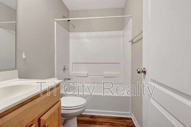 Building Photo - 342 Hunterian Pl