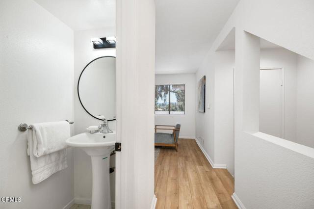 Building Photo - 4455 Rockland Pl