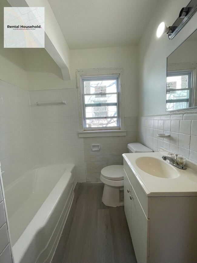 Building Photo - Cozy & Comfortable 2 Bedroom Home-Move In Ready!!