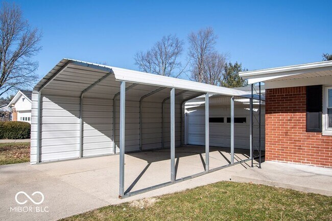Building Photo - 8636 E Edgewood Ave